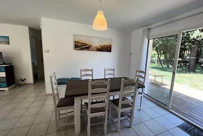 Villa mit Garten und Grill in ruhiger Lage