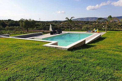 Casa vacanze con piscina privata, Solarino