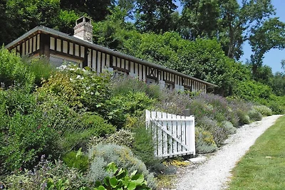 Cottage, St Martin aux Buneaux