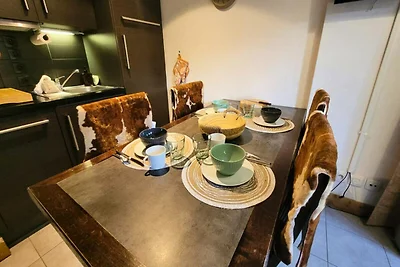 Apartment in der Nähe der Skipisten mit Pool