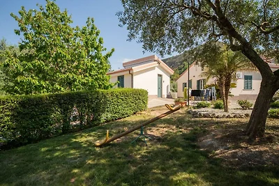 Wohnung in Gasponi di Drapia mit Garten