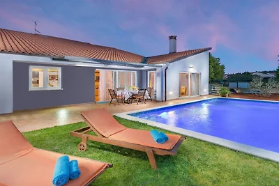 Villa in Rovinj mit Terrasse