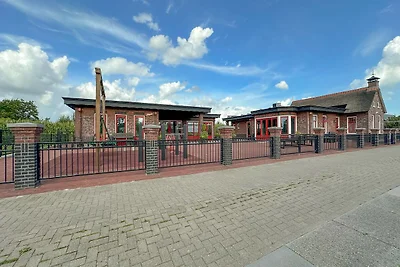 Ferienhaus in Friesland am Kanal & See
