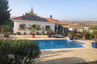 Ruhig gelegene Villa mit privatem Pool in...