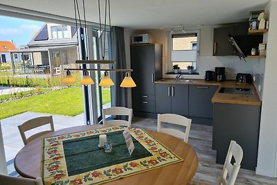 Modernes Ferienhaus mit schöner Terrasse in e...