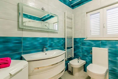 Villa Mateo - Three Bedroom Apartment with Te...