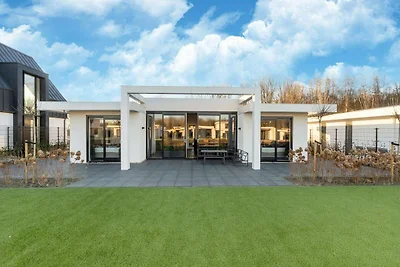 Villa familiare sull'acqua vicino a...