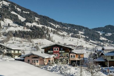 Geräumiges Ferienhaus in Goldegg in...