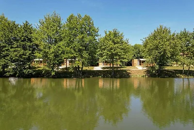 Cottage ai margini del laghetto per la pesca