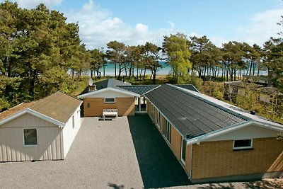 Stilvolles Ferienhaus in Nexø mit Whirlpool