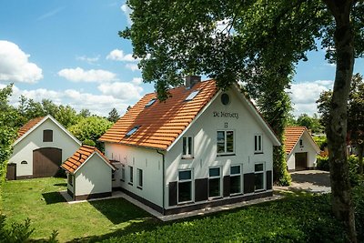 Geschmackvolles Ferienhaus mit großem Garten