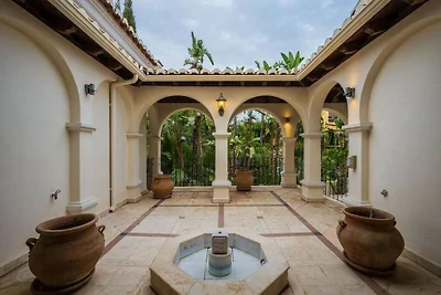 Villa in Marbella mit Schwimmbecken