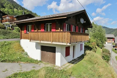 Chalet in Wiler nahe Skilift & Aussicht