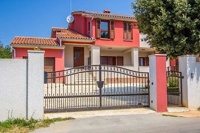 Geräumiges Apartment mit überdachter Terrasse