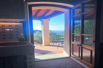 Toskanische Villa mit Pool inmitten von...