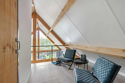 Luxury thatched holiday home for up to 6...