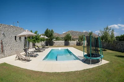 Villa a Koxare con piscina privata