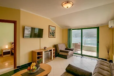 Amor Residence - One Bedroom Apartment with T...