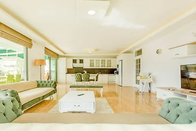 Villa in Kalkan mit Schwimmbecken