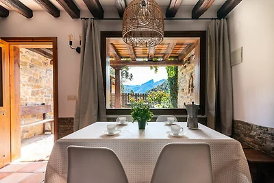 Casa a Liébana con vista sulle montagne