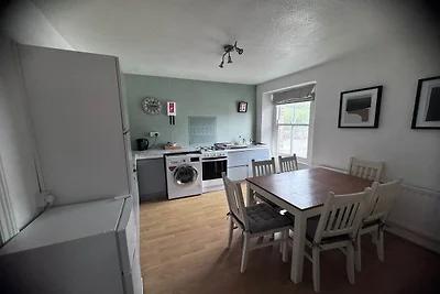 SEASIDE Apartment Two Bed Room Apartment (4...