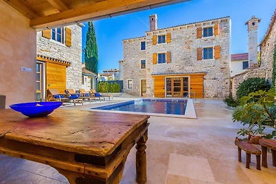 Splendida villa con piscina privata a Ližnjan