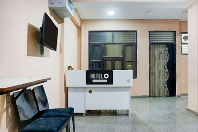 Super Hotel O Sheetla Colony