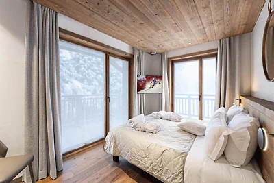 Chalet in Courchevel mit Pool und Skizugang