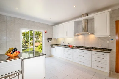 Villa ad Almancil con 9 camere da letto