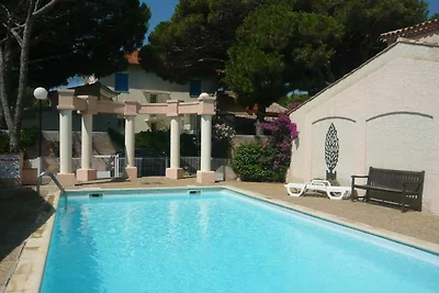 Ferienhaus mit Gemeinschaftspool und 200 m vo...