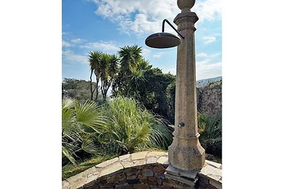 Villa in Les Issambres mit Schwimmbecken