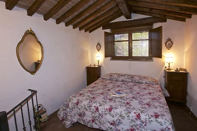 Ferienhaus in Seggiano mit Wald