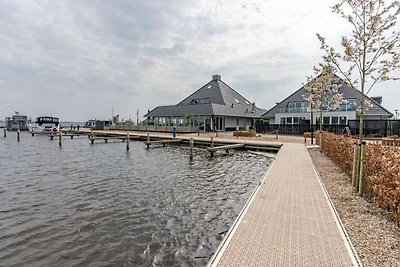 Geräumiges Ferienhaus mit Hafenblick