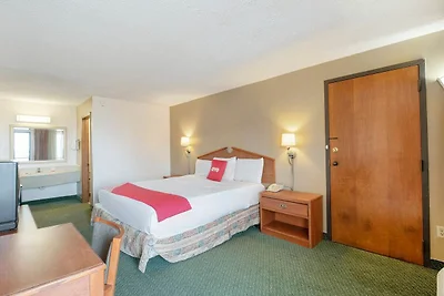 Luxe kingsize bed | Tulsa