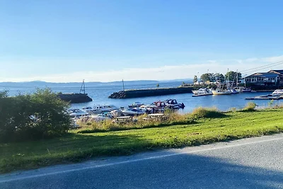 6 Personen Ferienhaus in LEKSVIK