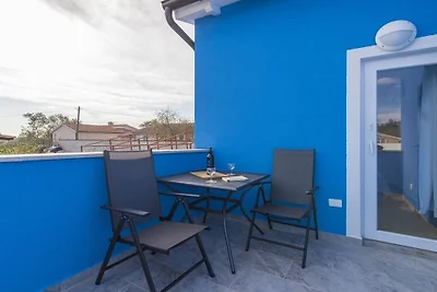 Ferienhaus in Nova Vas mit Schwimmbecken