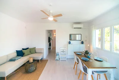 Haus in Roses mit Meer- und Bergblick