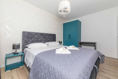 Expansive Retreat with Private Pool & BBQ, Ne...