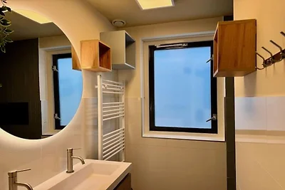 Waldrefugium mit Solarladegerät