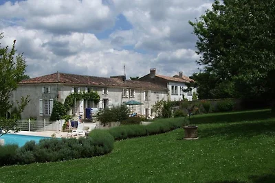 Schönes Ferienhaus mit privatem Pool