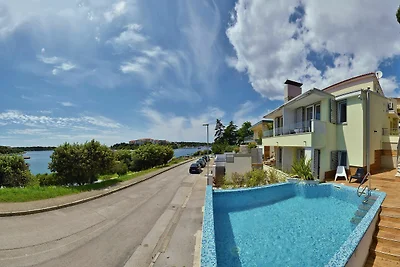 Villa in Pula mit privatem Pool