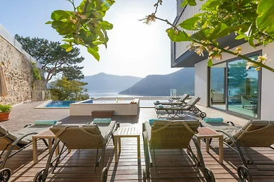 Villa in Kalkan mit Schwimmbecken
