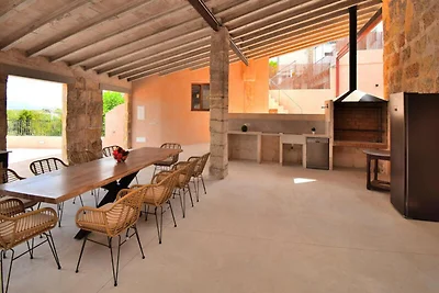 Haus in Llubá mit entspannendem Außenbereich