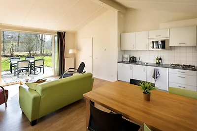 Confortevole villa con microonde, vicino al p...