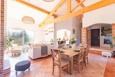 Casa vacanze con piscina a Mondonville