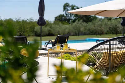 Villa in Vižinada mit Schwimmbecken