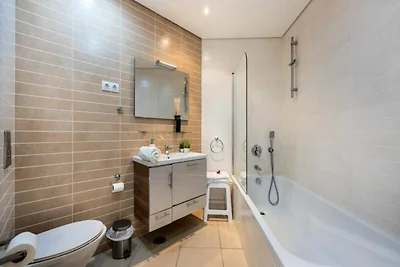 Appartement in Burgau met zwembad en balkon