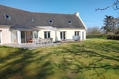 Grote, rustige villa met jacuzzi