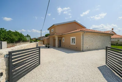 Villa in Maružini mit Schwimmbecken