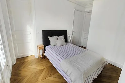Renovierte Wohnung im Quartier Latin